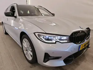 BMW 3 Series Touring 320e Sport 2021