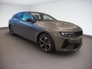 Opel Astra 2025