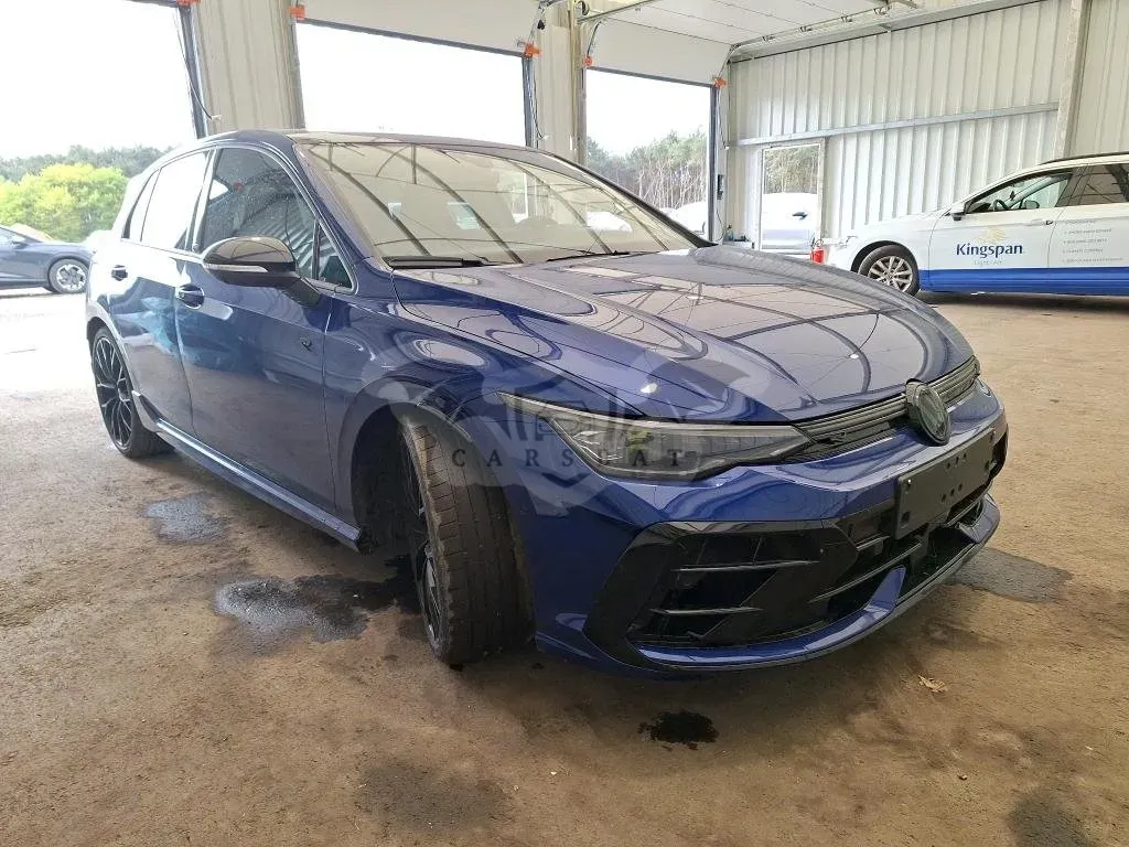 Volkswagen Golf 2.0 TSI 2025