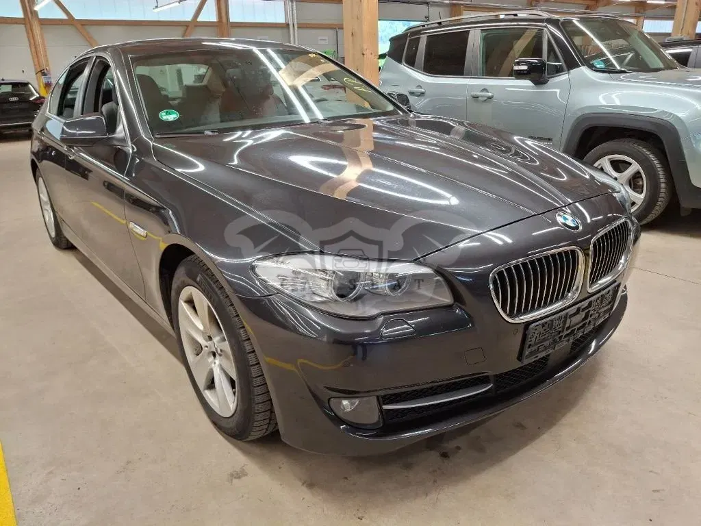 BMW 5 Series 523i 2011