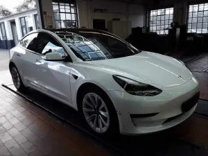 Tesla Model 3 Standard Range 60 kWh 2022