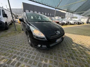 Peugeot 5008 2012