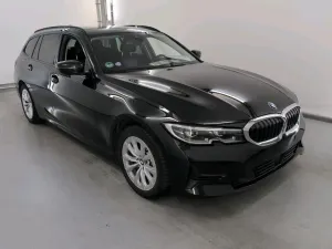 BMW 3 Series Touring 320e 2021