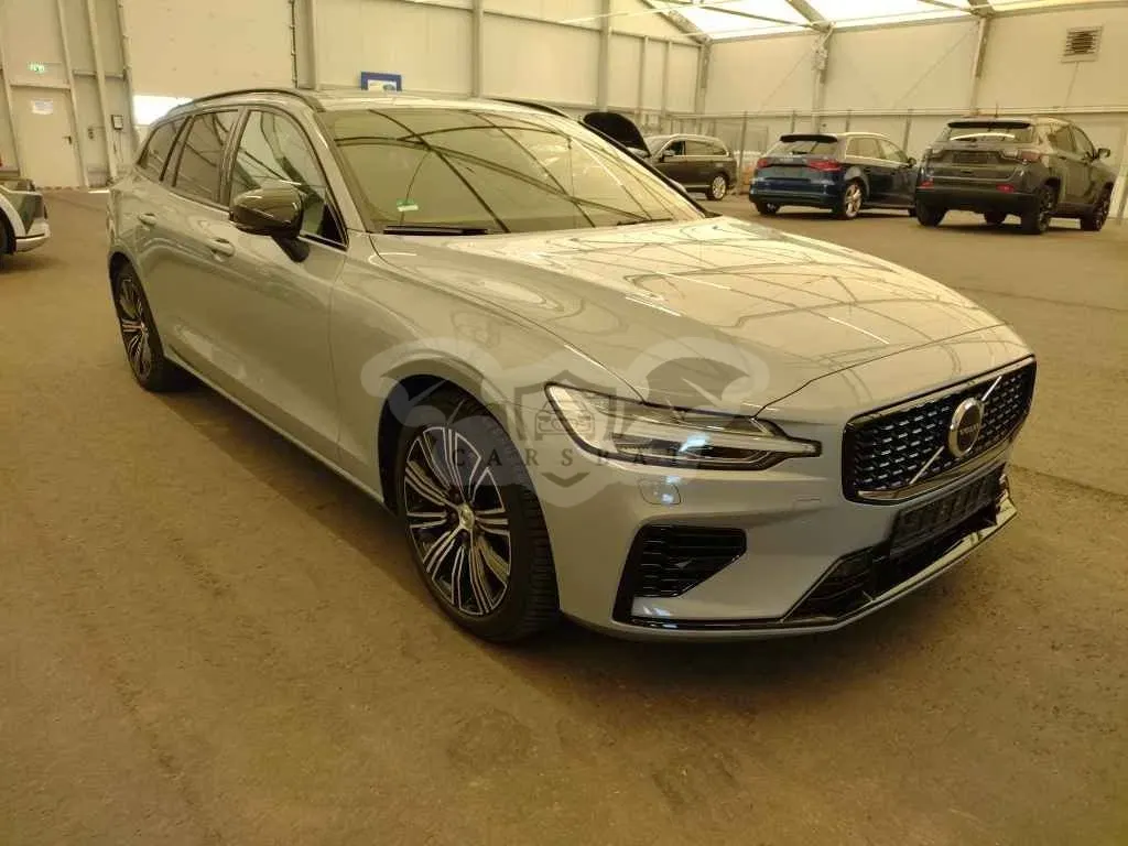 Volvo V60 Plus Dark 2024