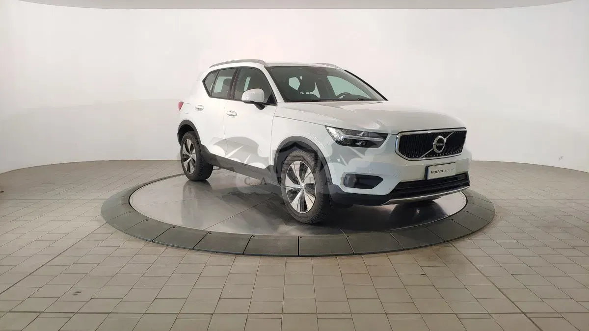 Volvo XC40 1.5 T2 Momentum Pro 2021