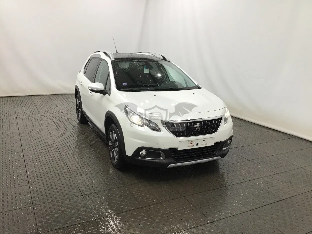 Peugeot 2008 1.2i Allure 2018
