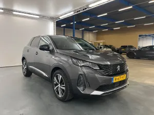 Peugeot 3008 1.2i Allure 2022