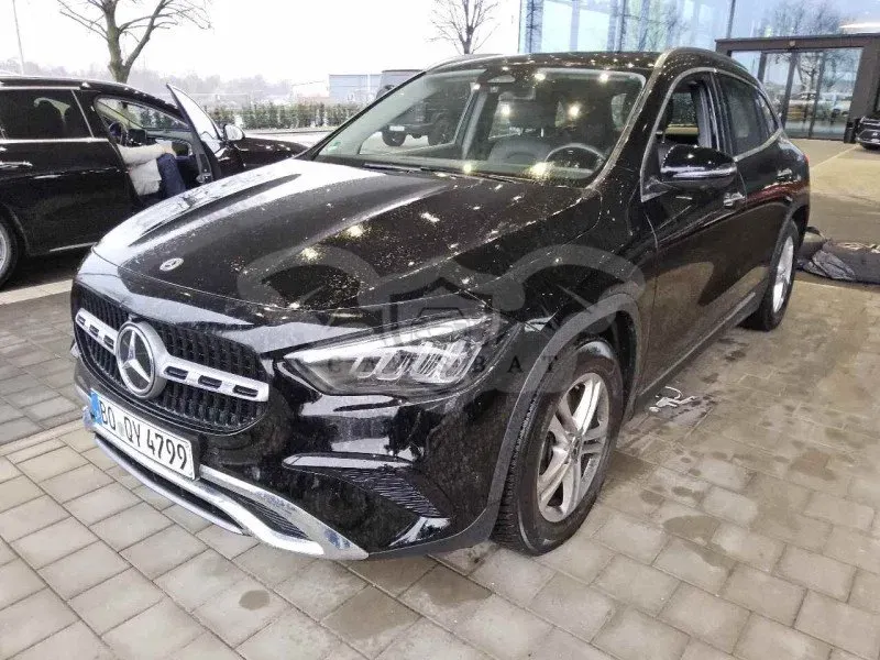 Mercedes-Benz GLA 200 progressive 2025