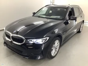 BMW 3 Series Touring 320e 2021