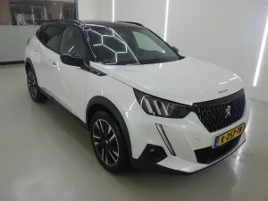 Peugeot 2008 1.2i GT 2021