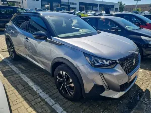 Peugeot 2008 1.2i Allure 2022