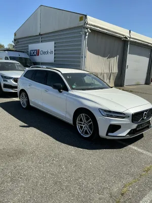 Volvo V60 T8 2022