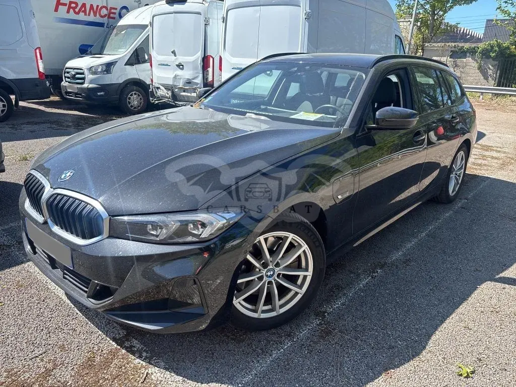 BMW 3 Series Touring 330e Executive 2023