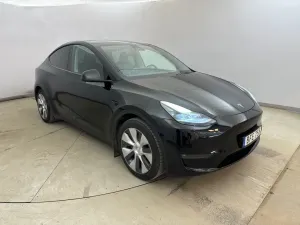 Tesla Model Y Long Range 2024