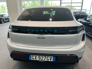 Porsche Macan Turbo 95 kWh 2025