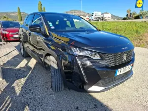 Peugeot 3008 1.2i Active 2021