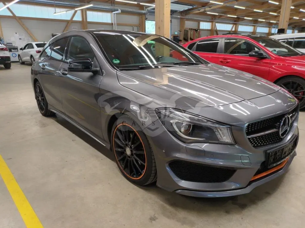 Mercedes-Benz CLA Orange Art Edition 2015