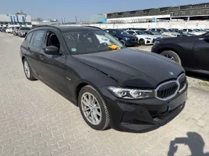 BMW 3 Series Touring 320e 2022