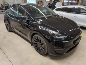 Tesla Model Y Performance 2024