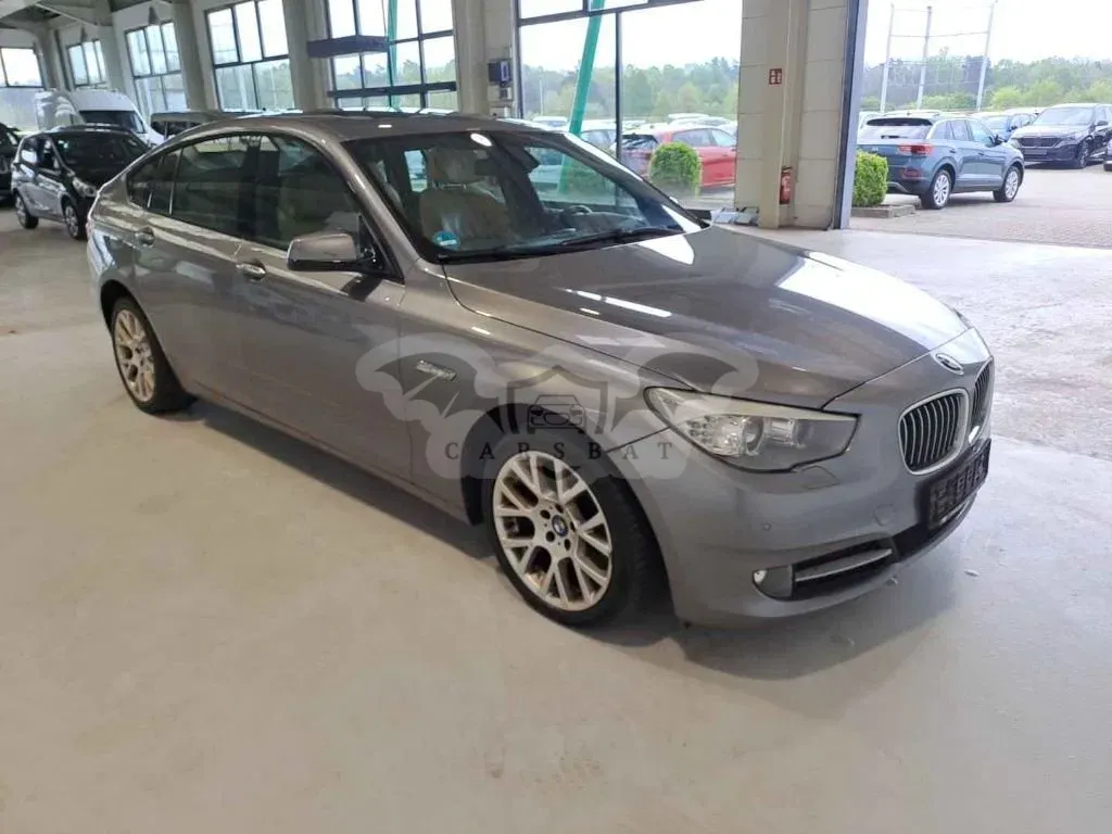 BMW 5 Series GT 530d 2010