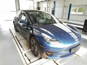 Tesla Model 3 Standard Range Plus 2022