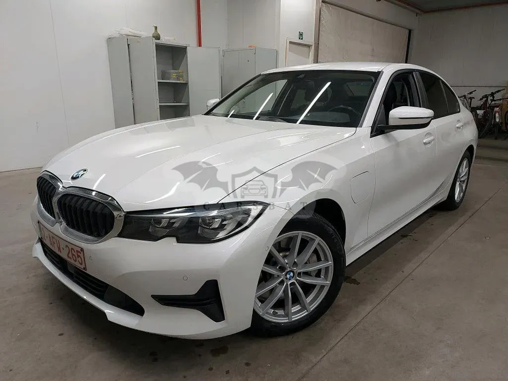 BMW 3 Series 330e Business 2021