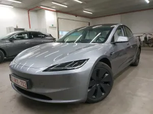 Tesla Model 3 2025