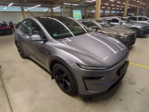 Tesla Model Y Long Range 2025