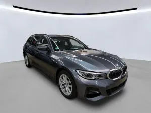 BMW 3 Series Touring 330e 2021