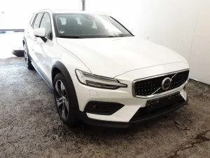 Volvo V60 Cross Country Ultimate 2024