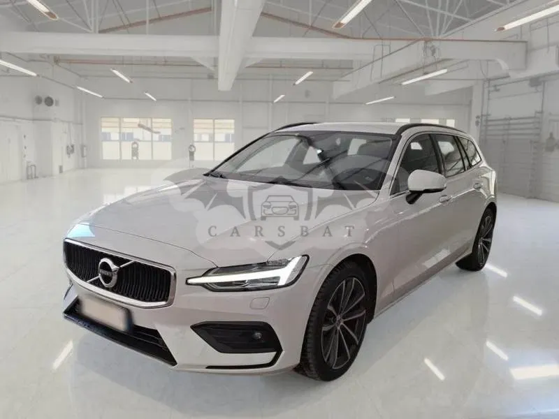 Volvo V60 B4 Momentum 2021