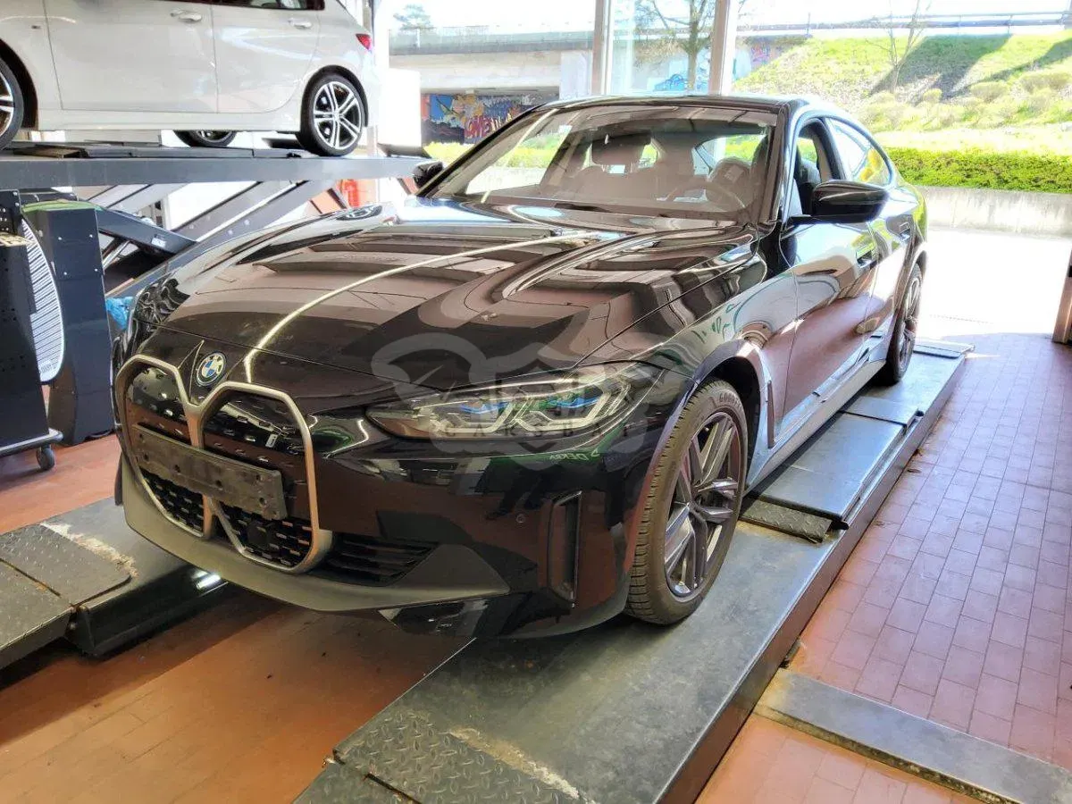 BMW i4 40e 2023