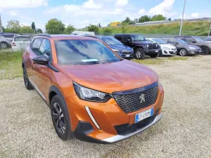 Peugeot 2008 1.2i Allure 2023