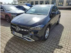 Mercedes-Benz GLA 200 progressive 2025