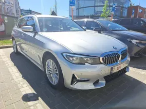 BMW 3 Series Touring 330e 2021