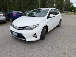 Toyota Auris 1.8h Dynamic 2015