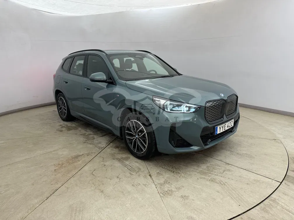 BMW iX1 2024