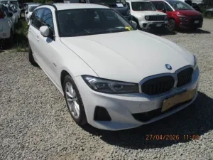 BMW 3 Series Touring 320e 2022