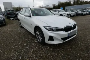 BMW 3 Series Touring 330e 2023