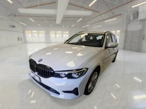 BMW 3 Series Touring 330e Business Advantage 2022