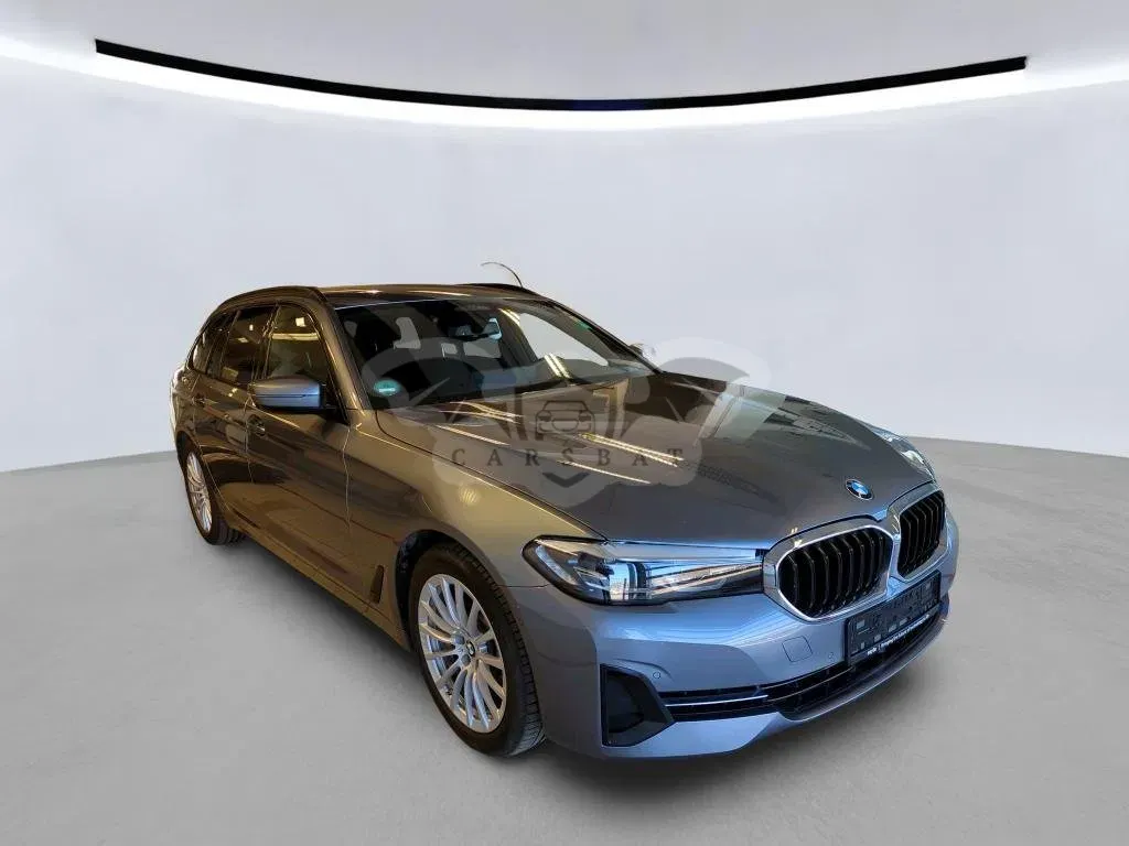 BMW 5 Series Touring 530e 2021