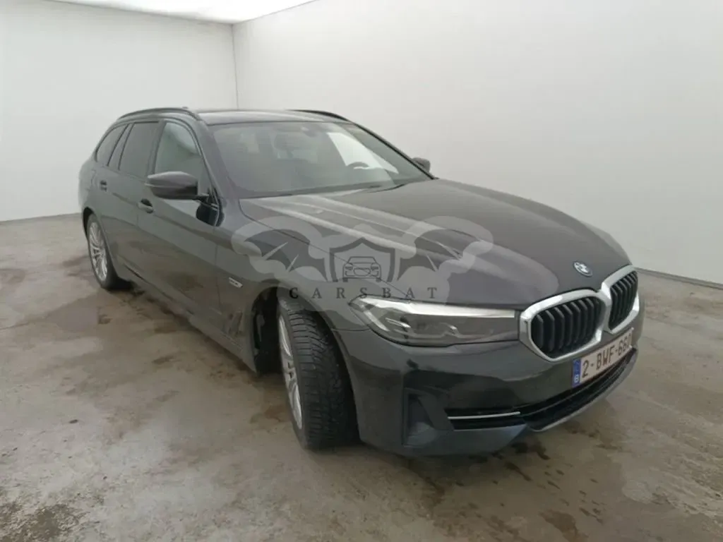 BMW 5 Series Touring 520e 2022