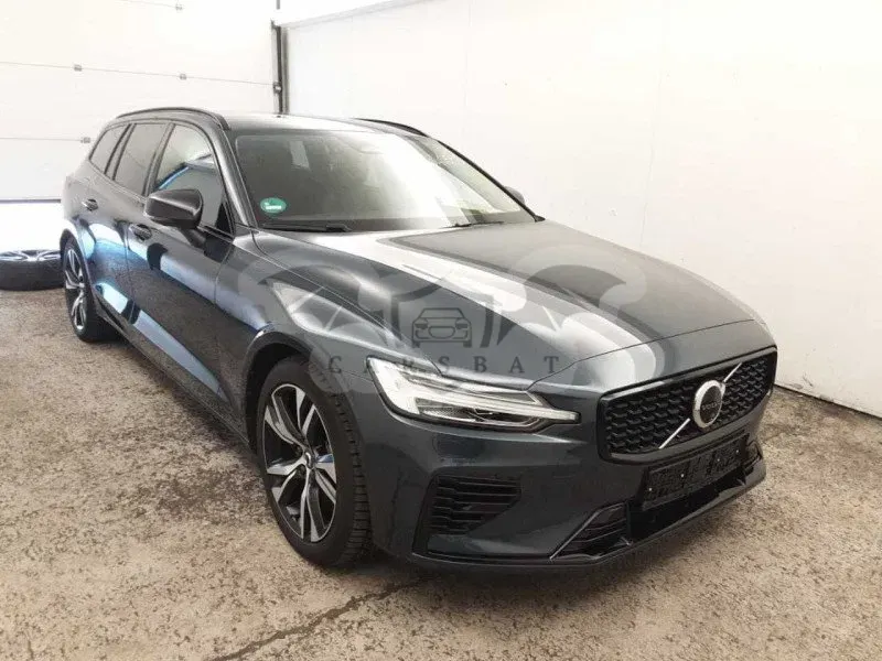 Volvo V60 Plus Dark 2024