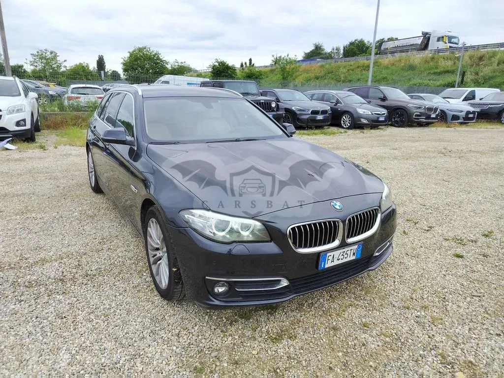 BMW 5 Series Touring 525d Luxury 2015