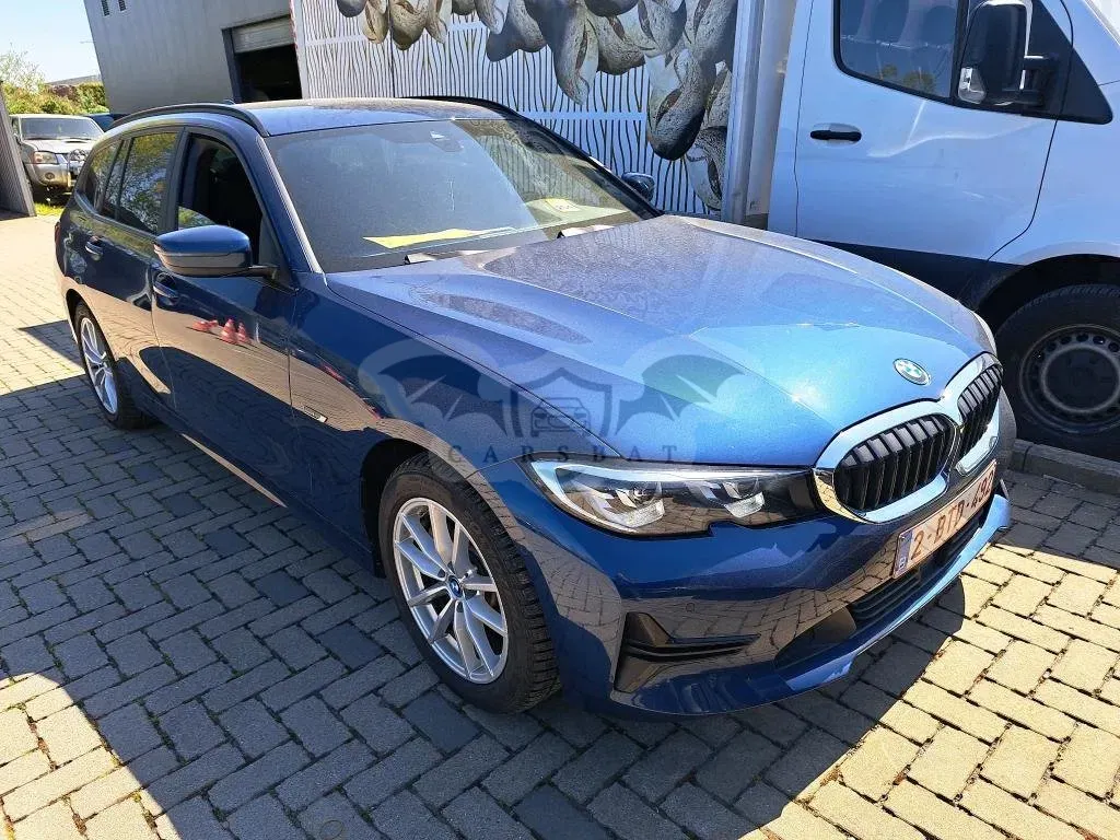BMW 3 Series Touring 320e Business Design 2022