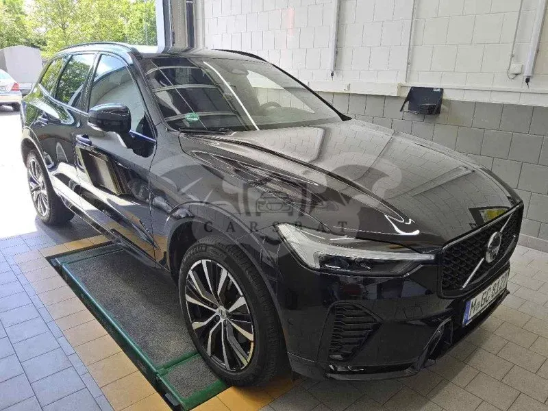 Volvo XC60 3.2 Plus Dark 2023