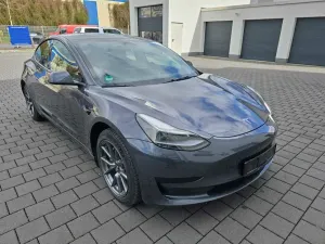 Tesla Model 3 Standard Range 2023