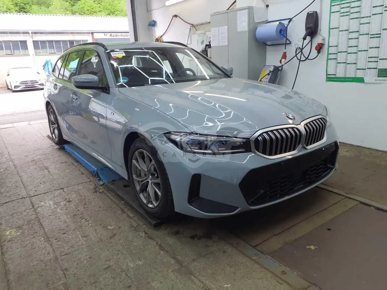 BMW 3 Series Touring 330i 2024