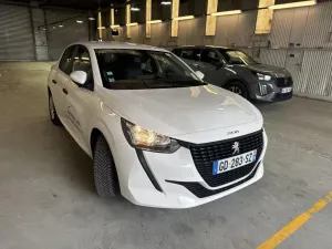 Peugeot 208 1.2 Premium 2021
