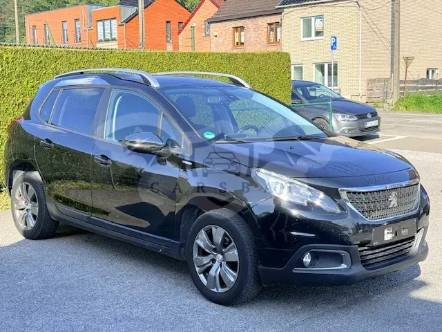 Peugeot 2008 1.2i Style 2018